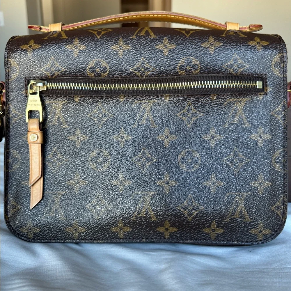 Louis Vuitton Pochette Métis - Picture 13 of 13